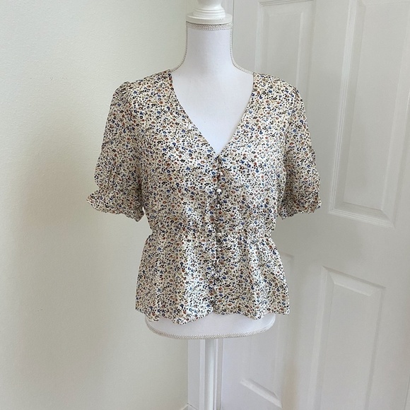 Silk V-Neck Peplum Popover Top in Fieldwalk Floral - Picture 3 of 9